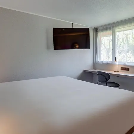 Hotel Campanile Nature - Bordeaux Est 3*