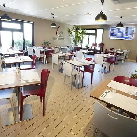Hotel Campanile Nature - Bordeaux Est 3*